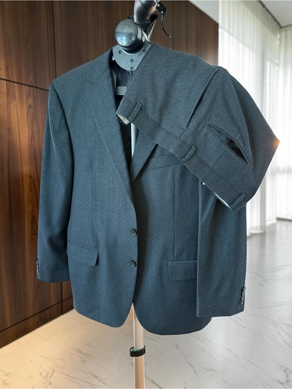 Joseph Abboud REDA Super 110s 100% Wool Suit 40R W34 Charcoal Herringbone USA Un